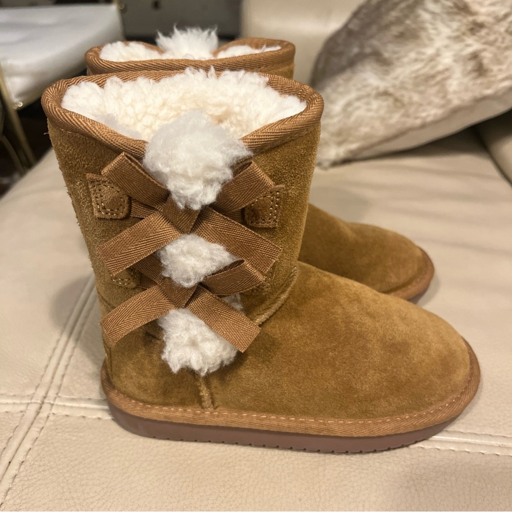 Koolaburra Tan Suede Boots with Logo Patch sz10